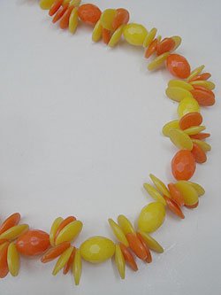 画像1: yellow & orange plastic necklace