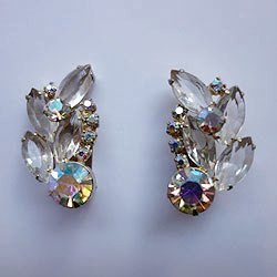 画像1: clear and aurora color rhinestone earring