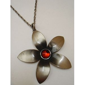 画像: "Dansk" flower necklace