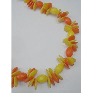 画像: yellow & orange plastic necklace