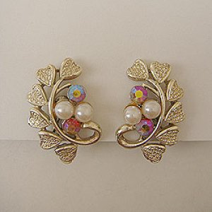 画像: "Coro" pearl & leaf earring