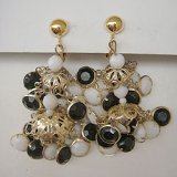 画像: black & white chandelier earring