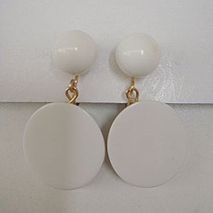 画像: "TRIFARI" white earring