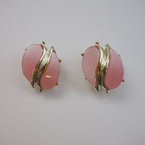 画像: pink and gold earring