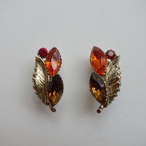 画像: rhinestone leaf earring