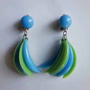 画像: 1960's blue and green crescent earring