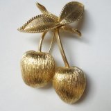 画像: golden apple brooch