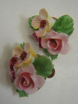 画像1: UK ceramic pink flower earring