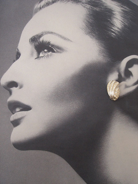 画像: silver color & rhinestone earring