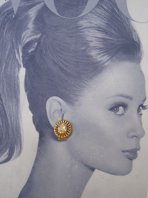 画像: gold & aurora rhinestone earring