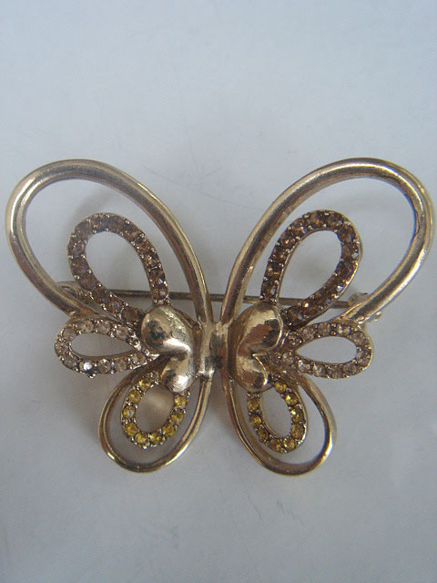 画像: gold butterfly brooch