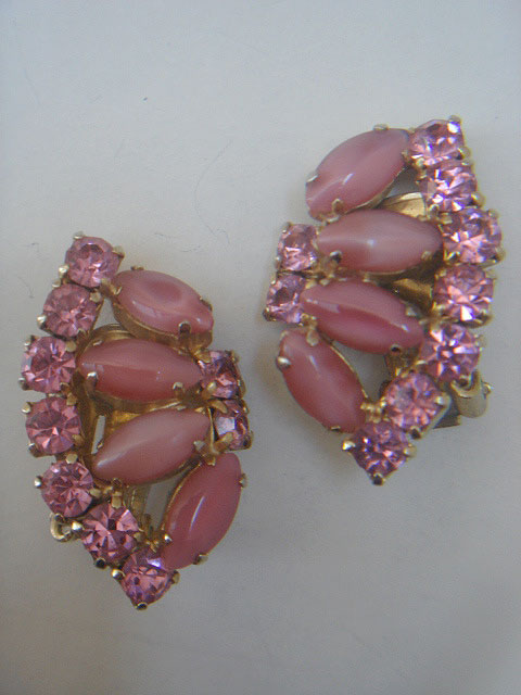 画像: pink rhinestone earring