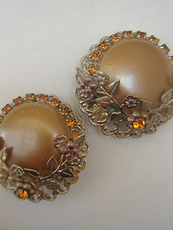 画像1: bronze flower & rhinestone big earring