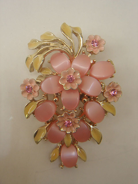 画像: pink flower brooch