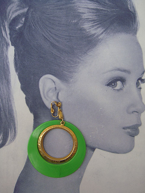 画像: green & gold hoop earring