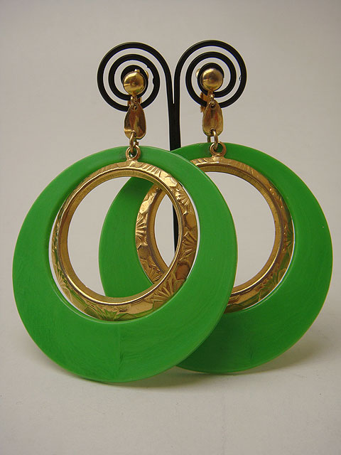 画像: green & gold hoop earring
