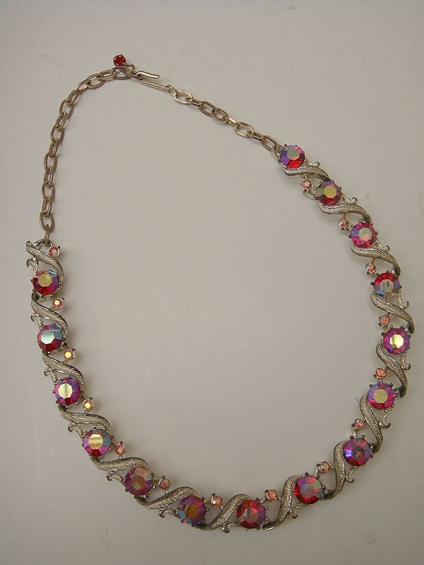 画像: red rhinestone necklace