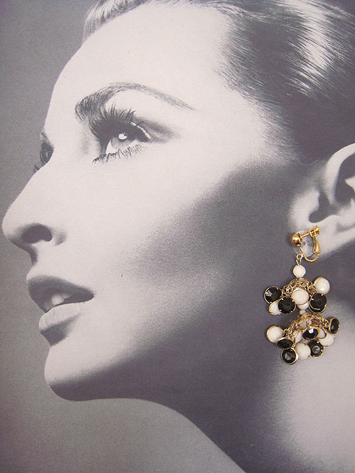 画像: black & white chandelier earring