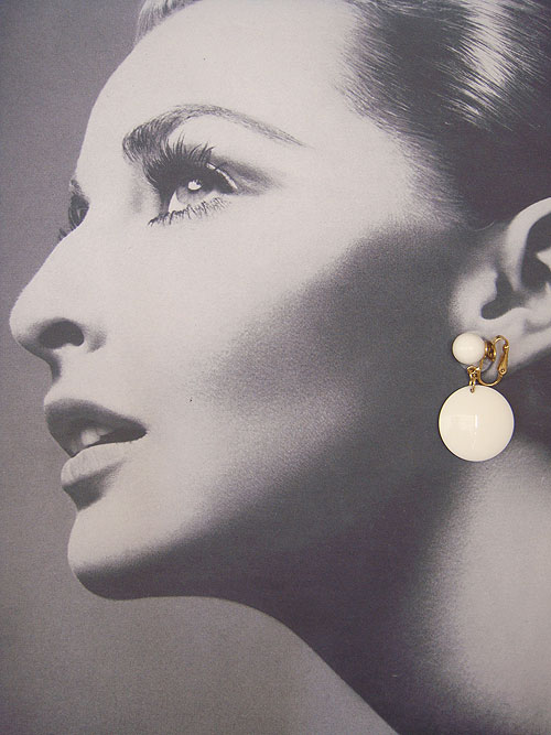 画像: "TRIFARI" white earring