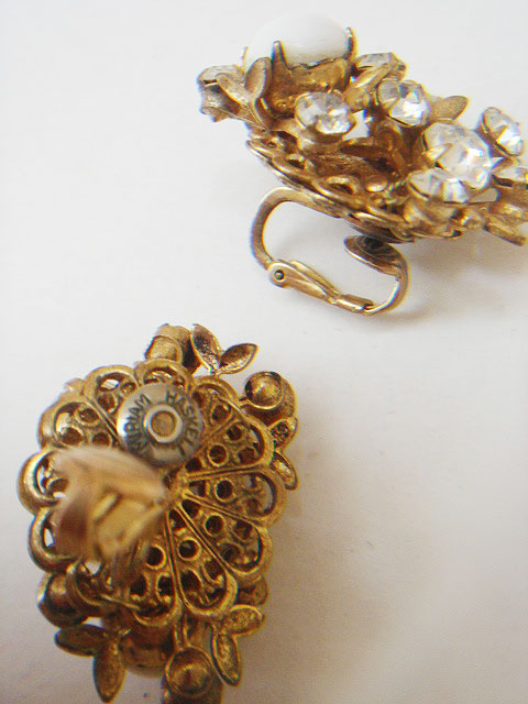 画像: "MIRIAM HASKELL" gold rhinestone earring